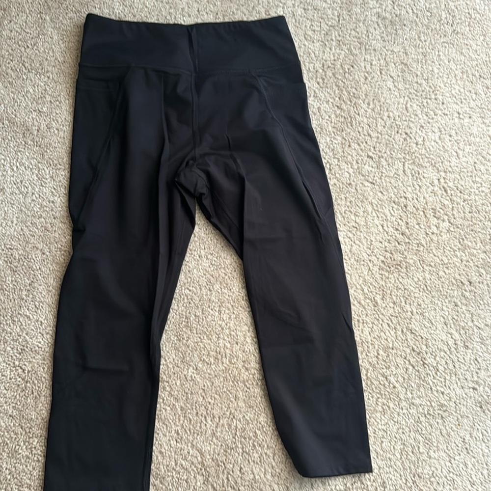 black leggings.